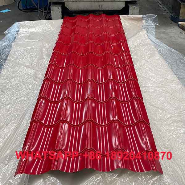 Tekstur gelombang model genteng merah estetis untuk pilihan jenis atap galvalum