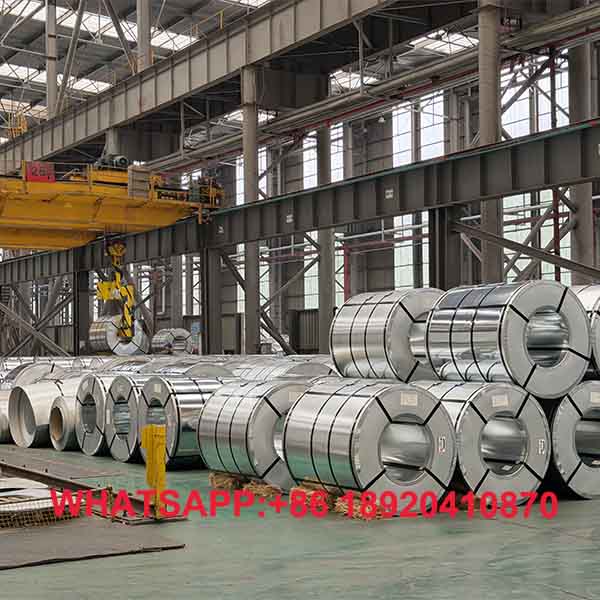 Metode penataan silang berkas gulungan baja tipis di area lantai produksi logistik ekspor harga coil baja ringan.