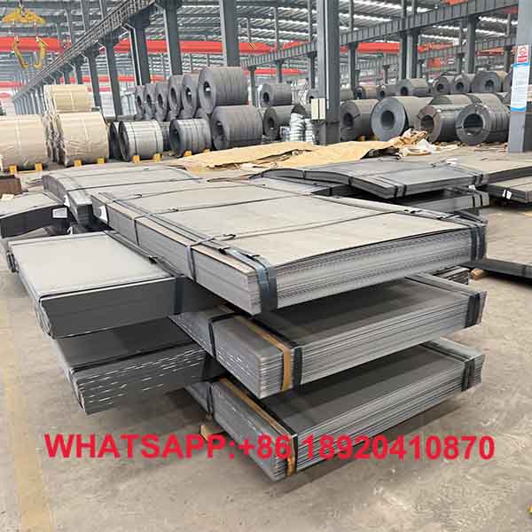 Pemeriksaan kerataan penampang horizontal lembaran besi canai panas sebelum pengepakan komoditas Plat baja lembaran.