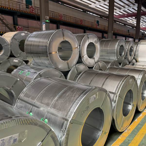 Robust metal sheet outer wrapping for secure international ocean transport